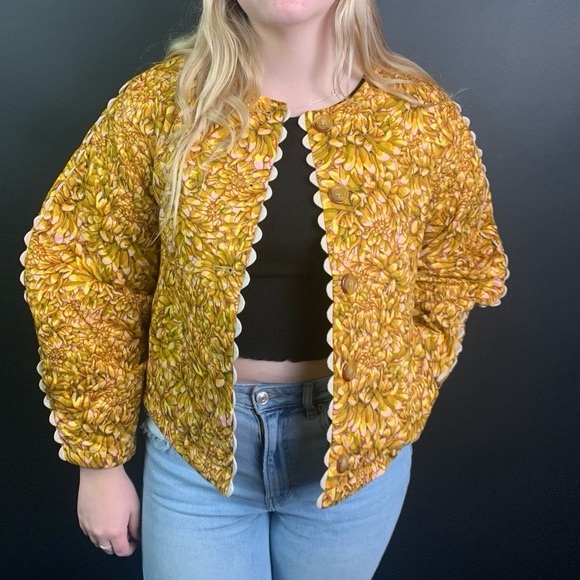 NWT KIKA VARGAS x Target Mum Floral Quilted Jacket Gold Yellow Scalloped 2X - Picture 8 of 15